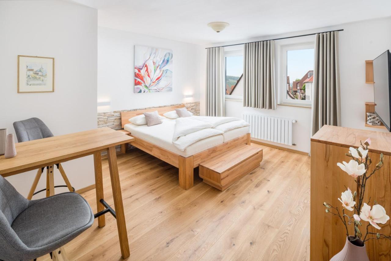 Hotel Loewen *